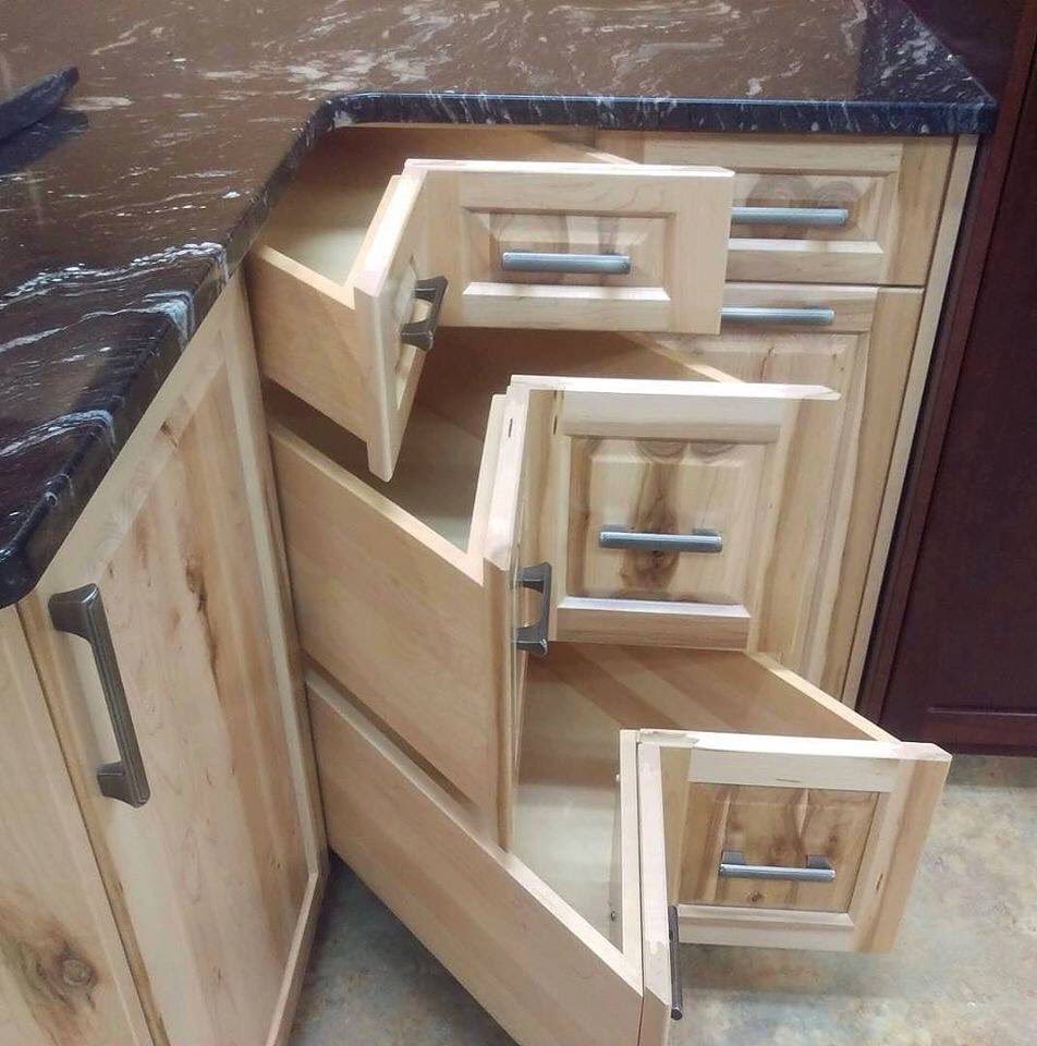 DesignbyAngela2's tweet photo. So much better than the "Lazy Susan"!!! #kitchen #cabinets #alternative #cornerspace #design #brilliant #idea #designthinking #ygk https://t.co/CYpLZ7AdFV
