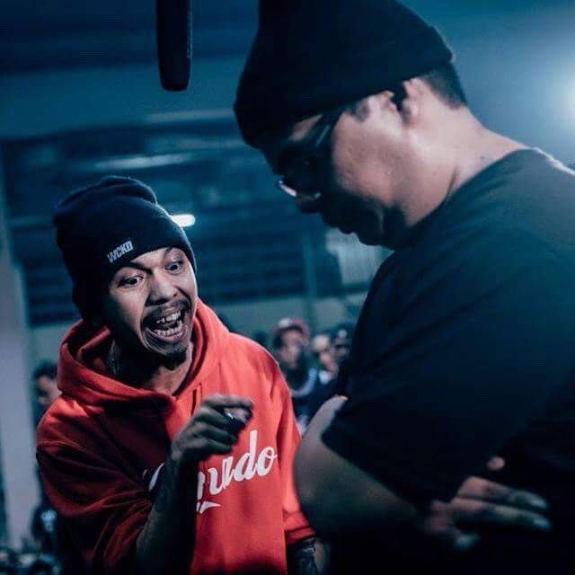 simplejhemery's tweet photo. Loone Vs Plazma ๐๐ช #Loonie #IsaBuhay2016 @FlipTop_Battles https://t.co/NLaEBbseB7