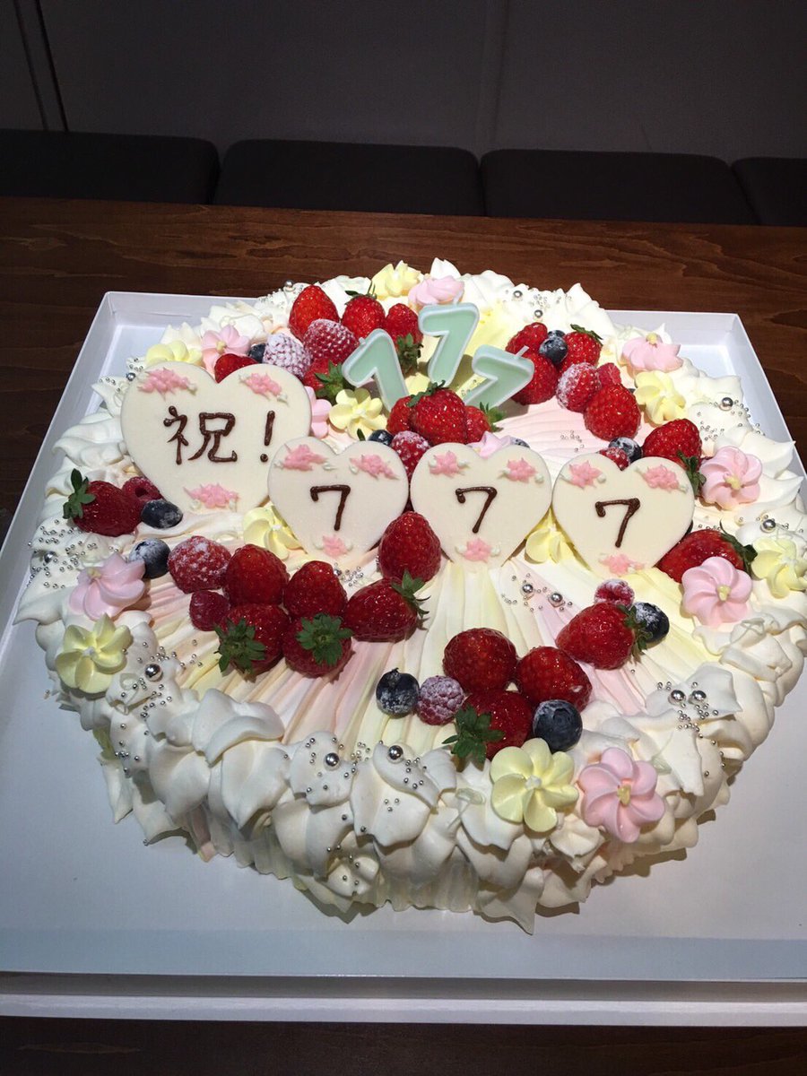 OnePieceSaraTH's tweet photo. จากกองบรรณาธิการ คุณ "มายูมิ ทานากะ" และ "คัปเป ยามากุจิ" ผู้พากย์เสียงของอนิเมะ ฉลองพากย์วันพีซ ครบ 777 ตอน! https://t.co/2Ybg874Iea