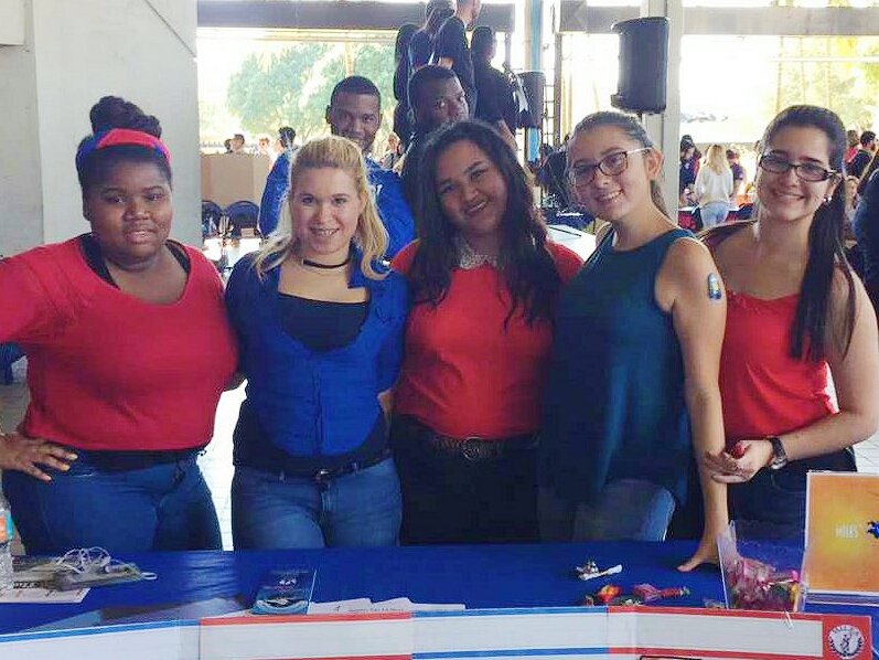 MILES_north's tweet photo. Our officers yesterday at Club Rush! Emails about meetings to be sent soon! 🏛 #BeMDC https://t.co/wmnxVA62O0