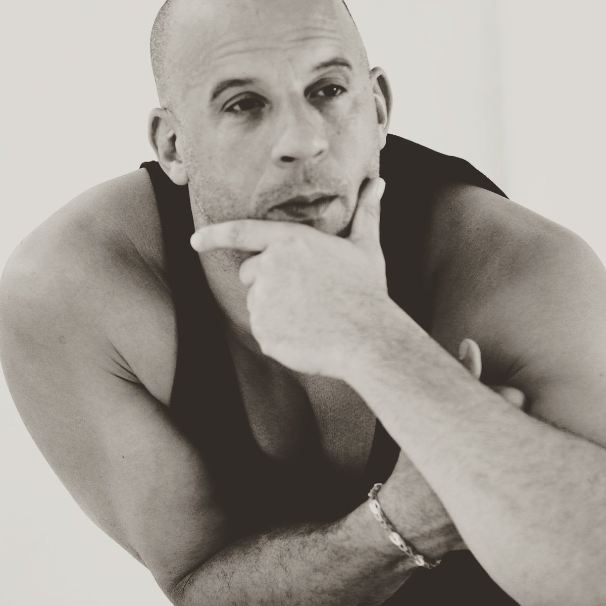vindieselfanart's tweet photo. Love him♡ #vindiesel #bestactor  #vinstagram #newpage #Twitter #begood #angel #likevindiesel #alllove https://t.co/4ct8WXKBgS