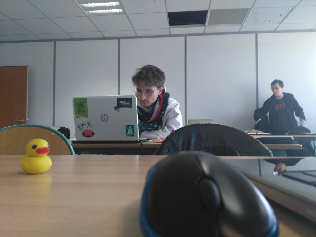 Les Duplicates tweet media
