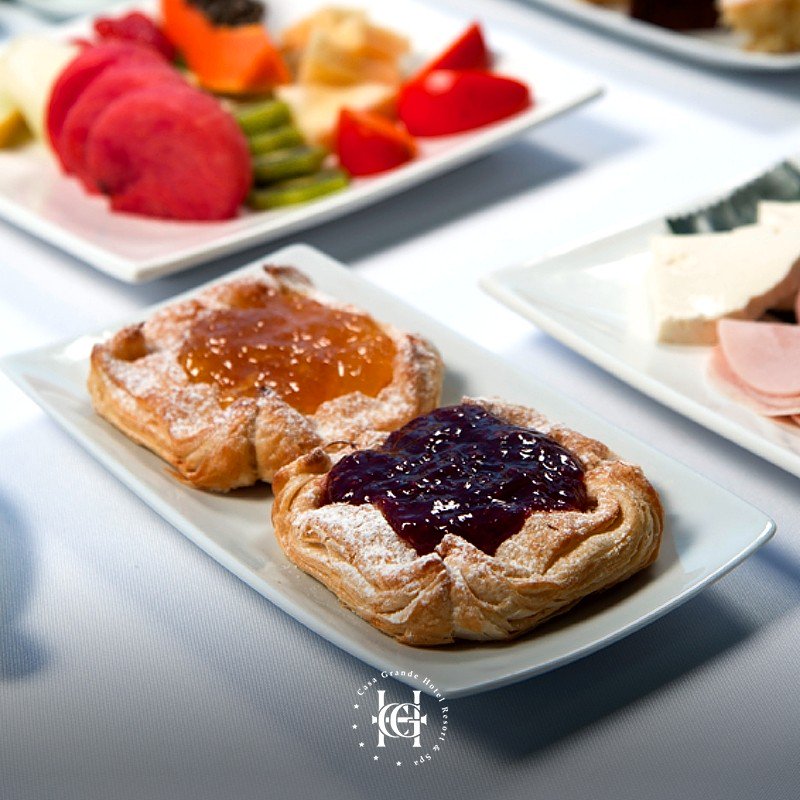 Que a sua quinta-feira seja doce! ❤️  Entre em contato conosco via mensagem ... instagram.com/p/BPuoElfDaFO