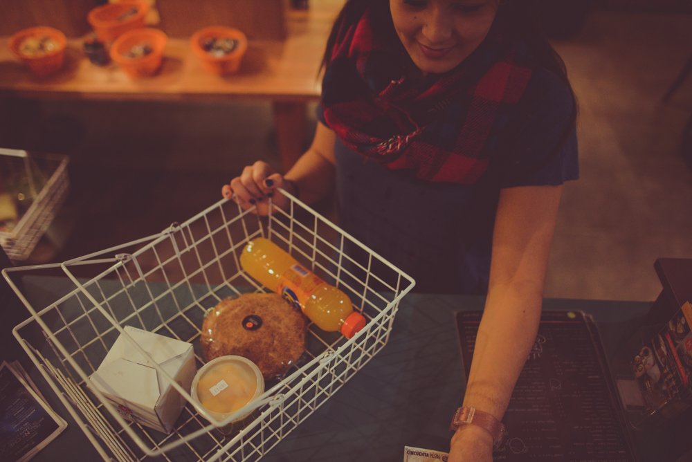 hotelcappolonio's tweet photo. Antes de salir a una excursión, pasa por tu #ViandaLista de @freelifeushuaia RICO FRESCO Y NATURAL #TakeAway #ExperienciaCapPolonio https://t.co/Y81PJ3Vw64