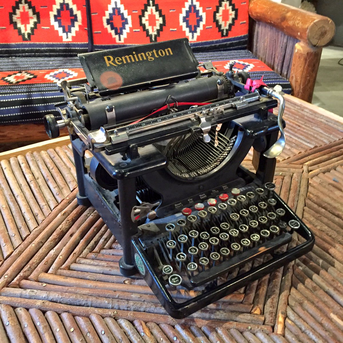 virtualDavis's tweet photo. Remember when? #antique #Remington #typewriter #amwriting #artifacts #nostalgia #carriagereturn #vintage #takemeback #oldschool https://t.co/sliUycDekH