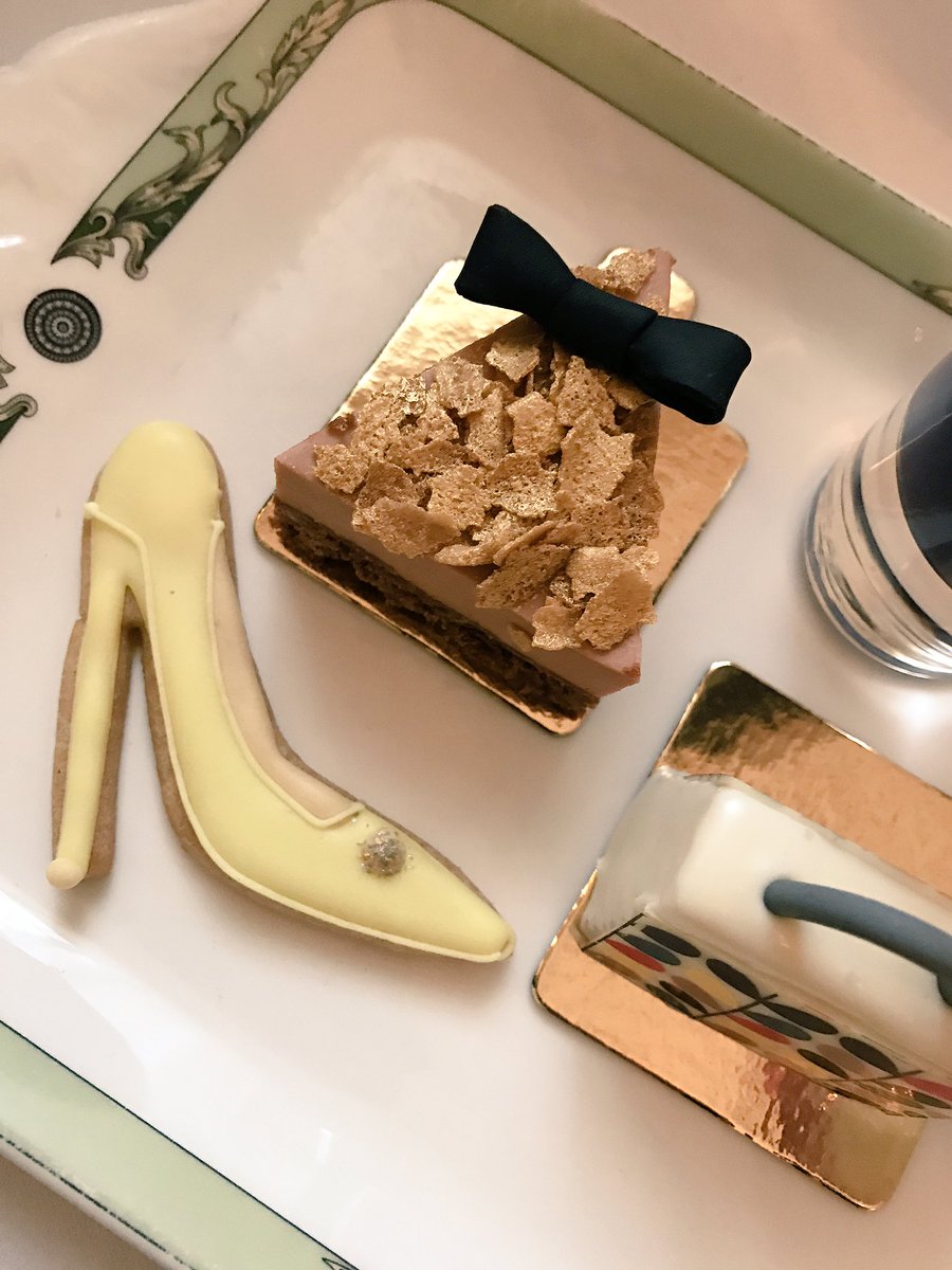 You can now 'chew on your Jimmy Choo Choo' with the @MerrionHotel new Afternoon Tea #PretaPortea