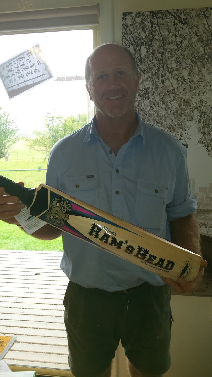 ramsheadbats's tweet image. Batmaker, Mitchell, showcases another Ram off to Sydney. Which also means more $ to Garvin and JDRF. Ram'sHead...Helping fUnd some cures.