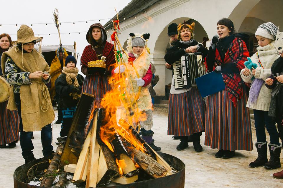 gardumuti's tweet photo. Meteņdienas tirdziņā 4.febr.tradīcijas izzināt šoreiz līdzēs folkloras kopa "Nāburgi".Muzicēsim,dziedāsim un iesim rotaļās no pl.11.30-13.30 https://t.co/IO9mcXNDPM