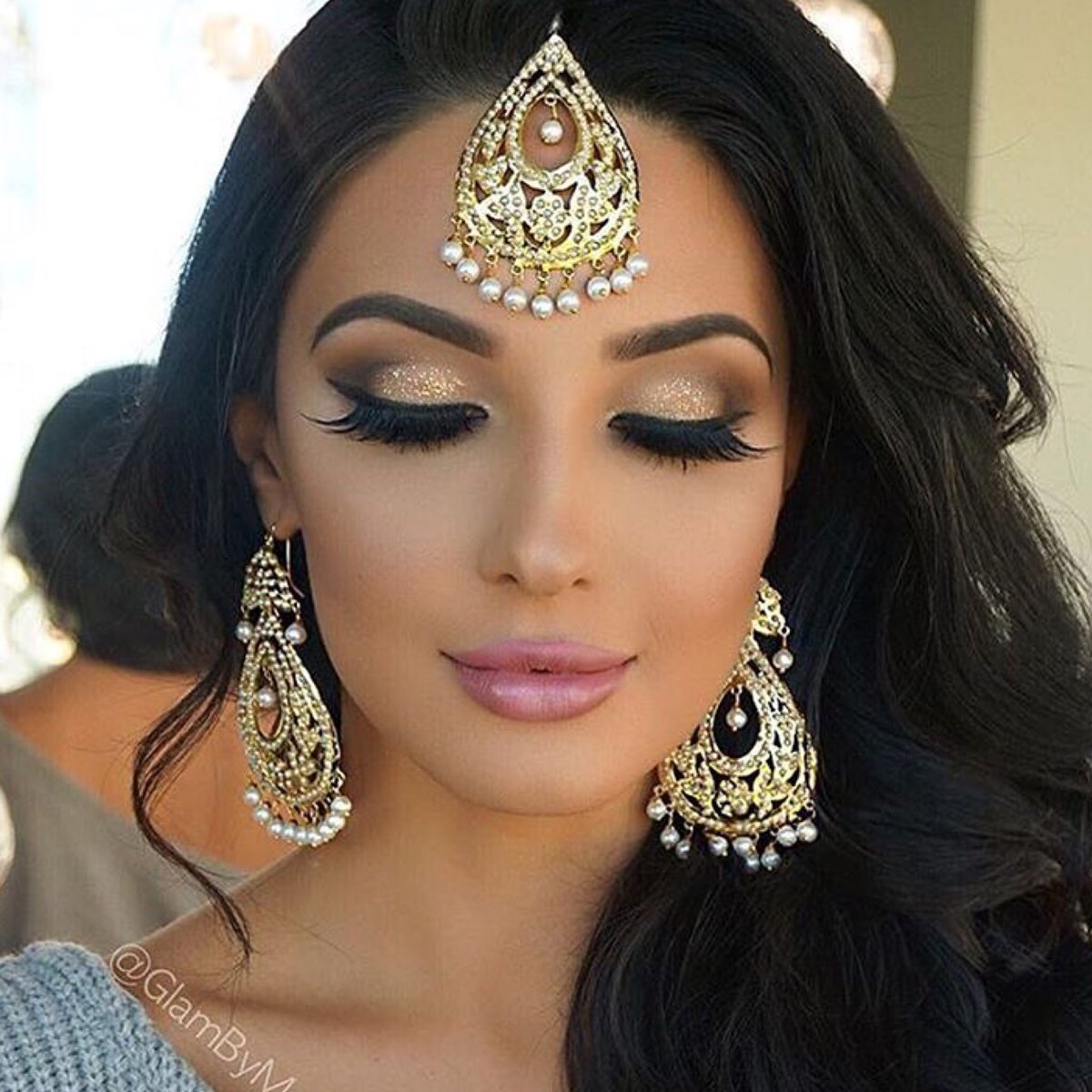 snobbyface_'s tweet photo. Love this makeup look! @glambymaryam #desibeautyblog https://t.co/Fq78yFg4Sx