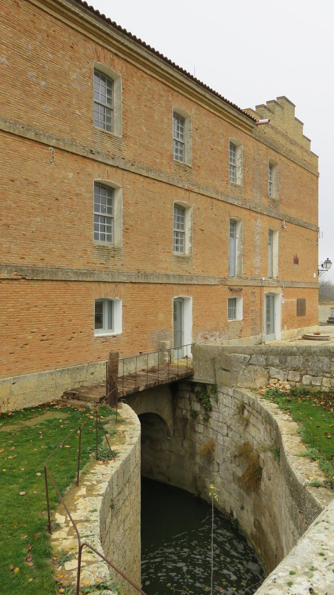 adipa_cyl's tweet photo. #JuevesDeArquitectura Fábrica d harinas #Abarca de Campos #Palencia #CanalDeCastilla #patrimonio Recientemente rehabilitada como restaurante https://t.co/pLG2wOrcNx