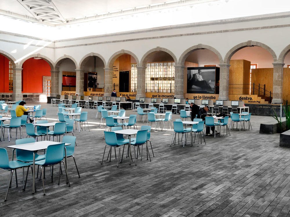 vitra's tweet image. Spotted: HAL Tube Stackable chairs by Jasper Morrison at the ‘Ciudadela’ library in Mexico City.
fal.cn/Qj9C