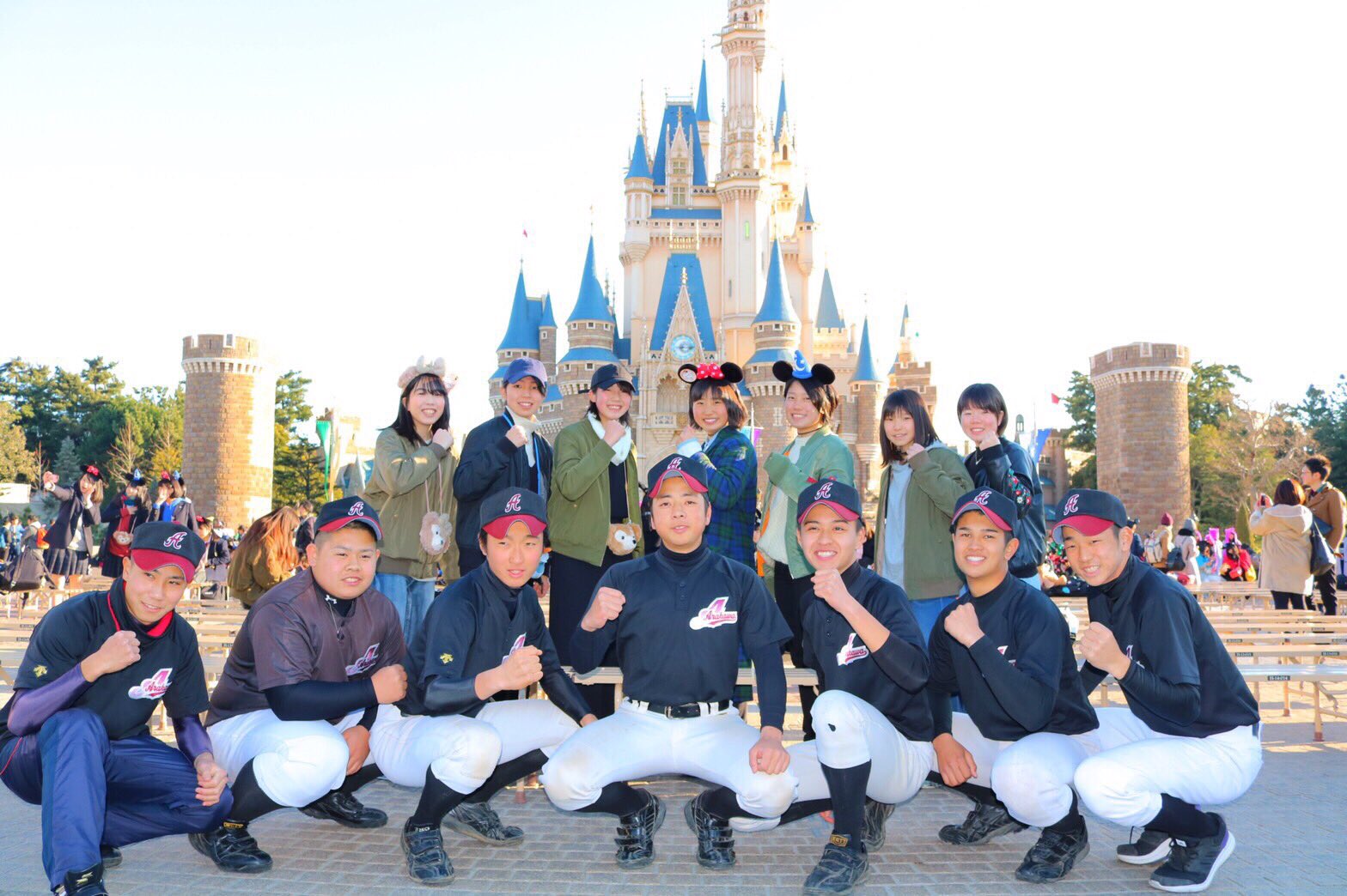 Uzivatel りゅうせい Na Twitteru 荒川商業野球部初ディズニー １日めっちゃ楽しかった最高のoffになりました 練習着でちょっと恥ずかしかったけどちょっとした有名人に慣れました 他校の写真とってくれた人たちありがとうございました 荒川商業野球部