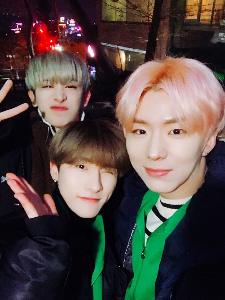 OfficialMONSTAX's tweet photo. [#기현] 형들이 많이 아낀다 막둥이
앞으로도 최고의 랩퍼 그리고 최고의 동생이 돼줘 사랑한다잉 #0126IM데이 https://t.co/6EDLXEA1HY