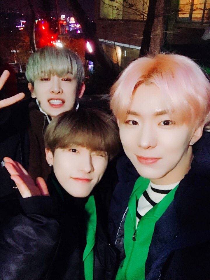 OfficialMONSTAX's tweet photo. [#기현] 형들이 많이 아낀다 막둥이
앞으로도 최고의 랩퍼 그리고 최고의 동생이 돼줘 사랑한다잉 #0126IM데이 https://t.co/6EDLXEA1HY