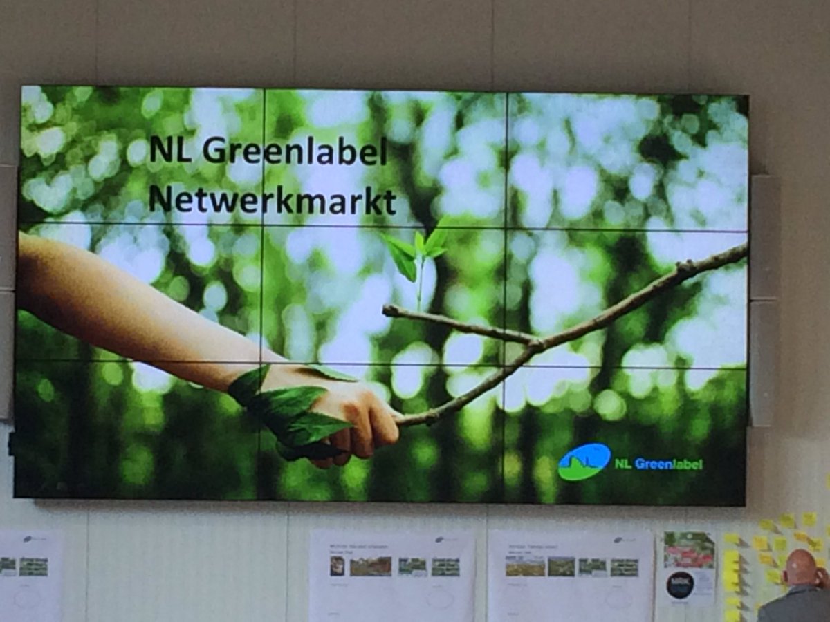 Vandaag aanwezig op de @NLgreenlabel netwerkmarkt! Gesprekken met bedrijven over toepassingen voor een duurzame buitenruimte !