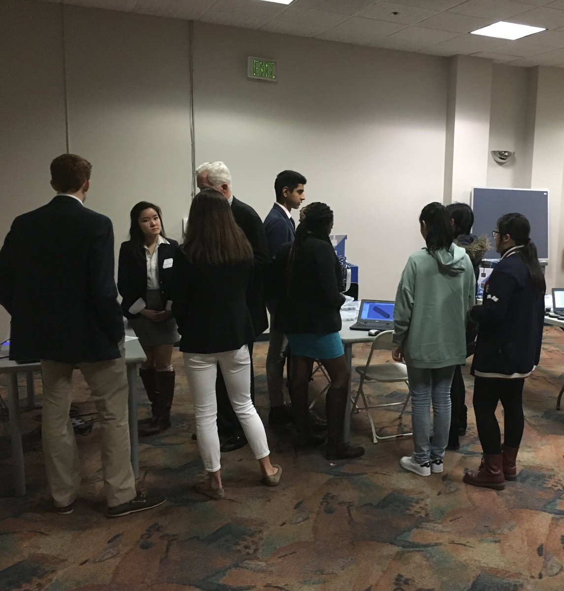 ZackLehman's tweet photo. Two great showcase events in San Francisco and Redwood City. @TheHillSchool @HillAdmission #EngineeringShowcase https://t.co/bZEKrOBFHP