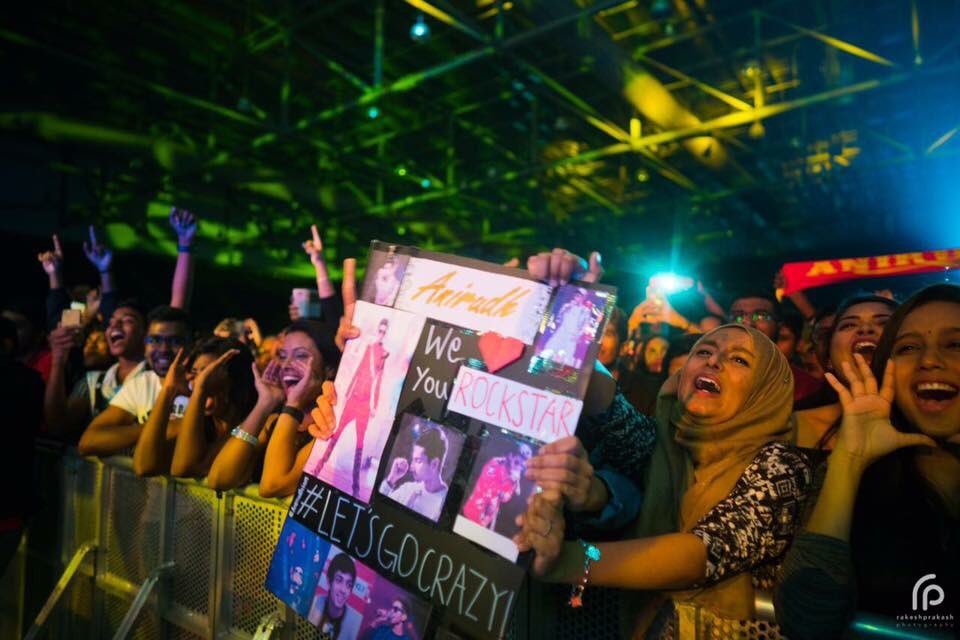 Anirudh_FP's tweet photo. #AnirudhLiveInSingapore #Singaporewentcrazy 2017 @anirudhofficial (Pics Set 3) https://t.co/oI9vX590G0