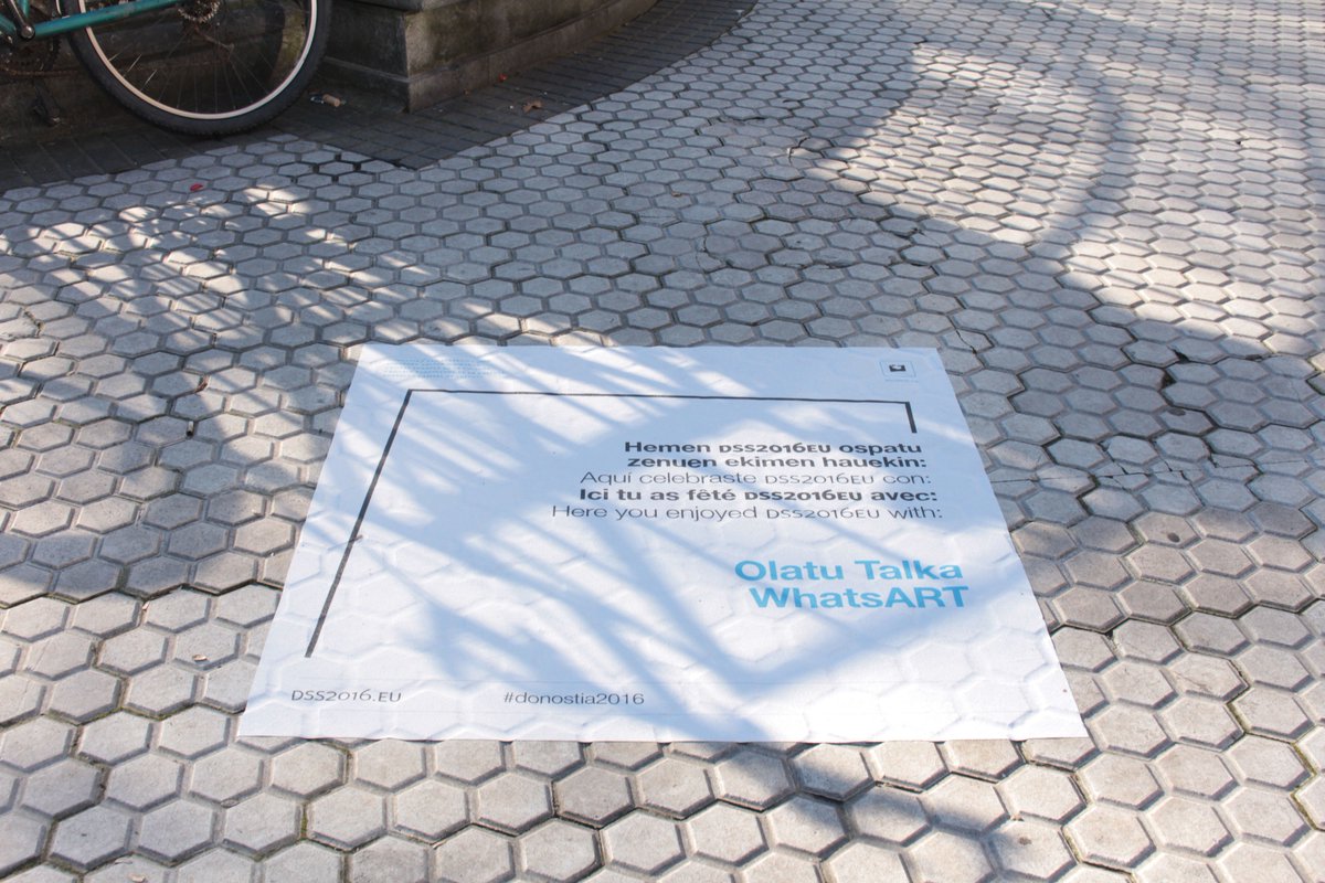 DSS2016's tweet photo. 50 vinilos recordarán los lugares en los que se celebraron los proyectos de la Capitalidad 
https://t.co/9oRtc3Lq9v #Donostia2016 https://t.co/NRfLvqdCaO