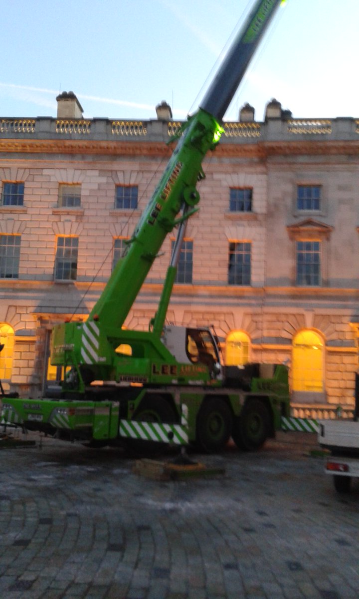 IncentiveFM's tweet photo. An early start at @SomersetHouse for the Incentive team, as they had to oversee a crane getting a chiller on the roof #clientsites #skills https://t.co/ckz7depcsz