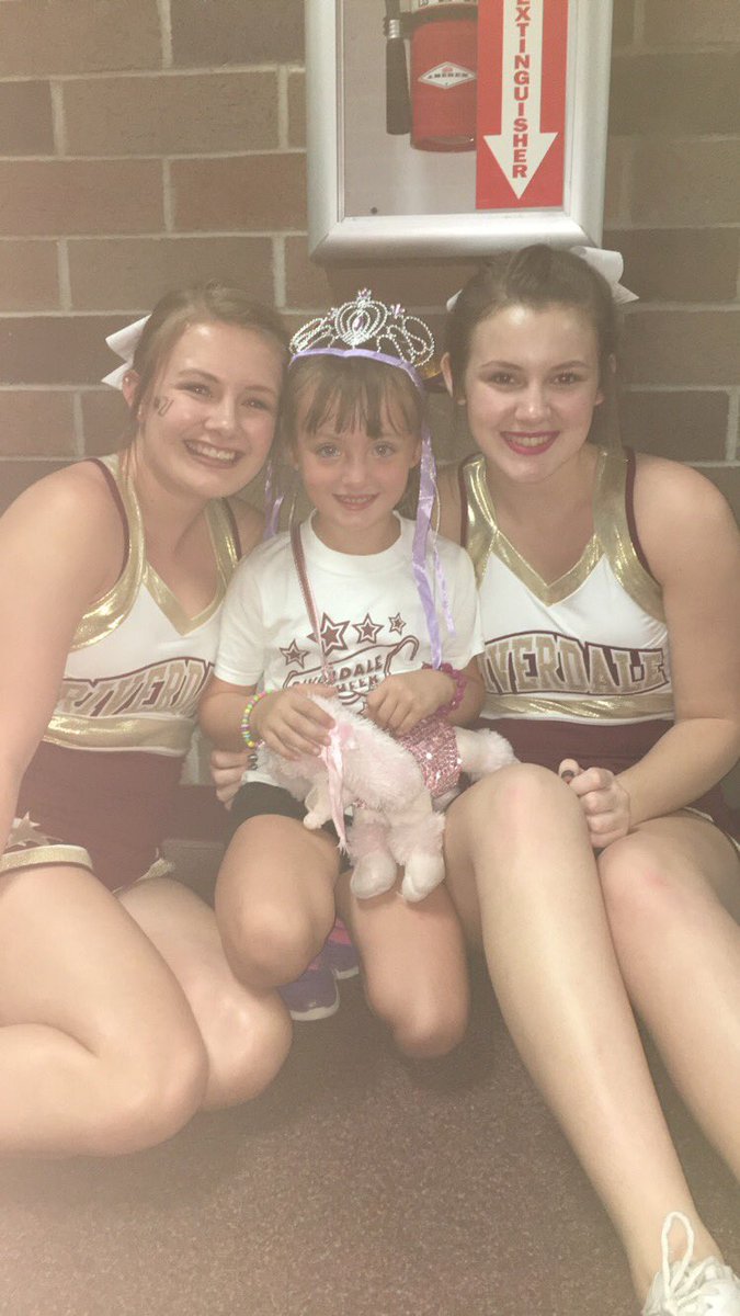 Logan0831's tweet photo. happy birthday Lex!! I love you so much and I'm forever grateful to have been able to get so close with you this year ๐๐ #girlsnightaf https://t.co/yeWX9TdOS2