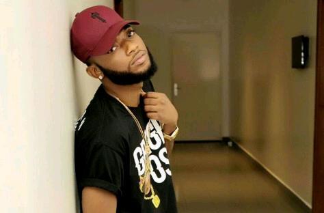 Schoolboizee's tweet photo. AUDIO + VIDEO: Dremo – “That Way” https://t.co/z5xi2QOXjB https://t.co/3gpphUtyYa