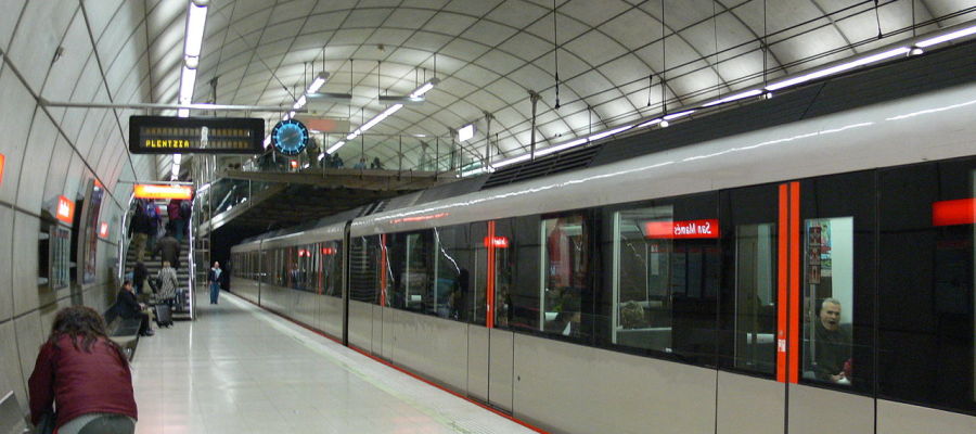 A3Noticias's tweet photo. Un marroquí siembra el pánico en el Metro en Bilbao con gritos de 'Alá' y llamando a los pasajeros 'infieles' https://t.co/qfRrUiKEeM https://t.co/8jVZEv5atW