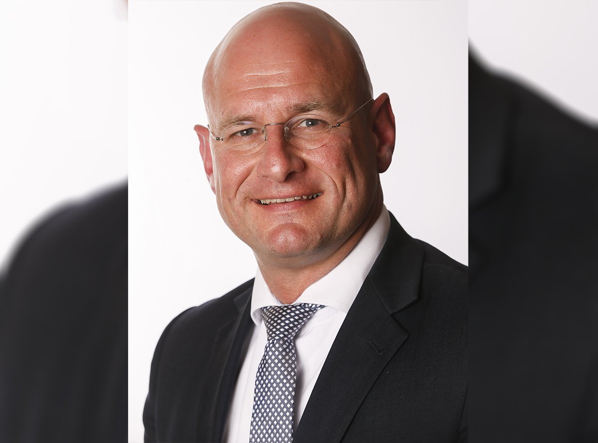 onswf_nieuws's tweet photo. Hoornse toezichthouder bijna opzettelijk aangereden. Burgemeester #Hoorn; "Van onze mensen blijf je af!"

https://t.co/FreSPQn2KX https://t.co/kok4l8HSJP