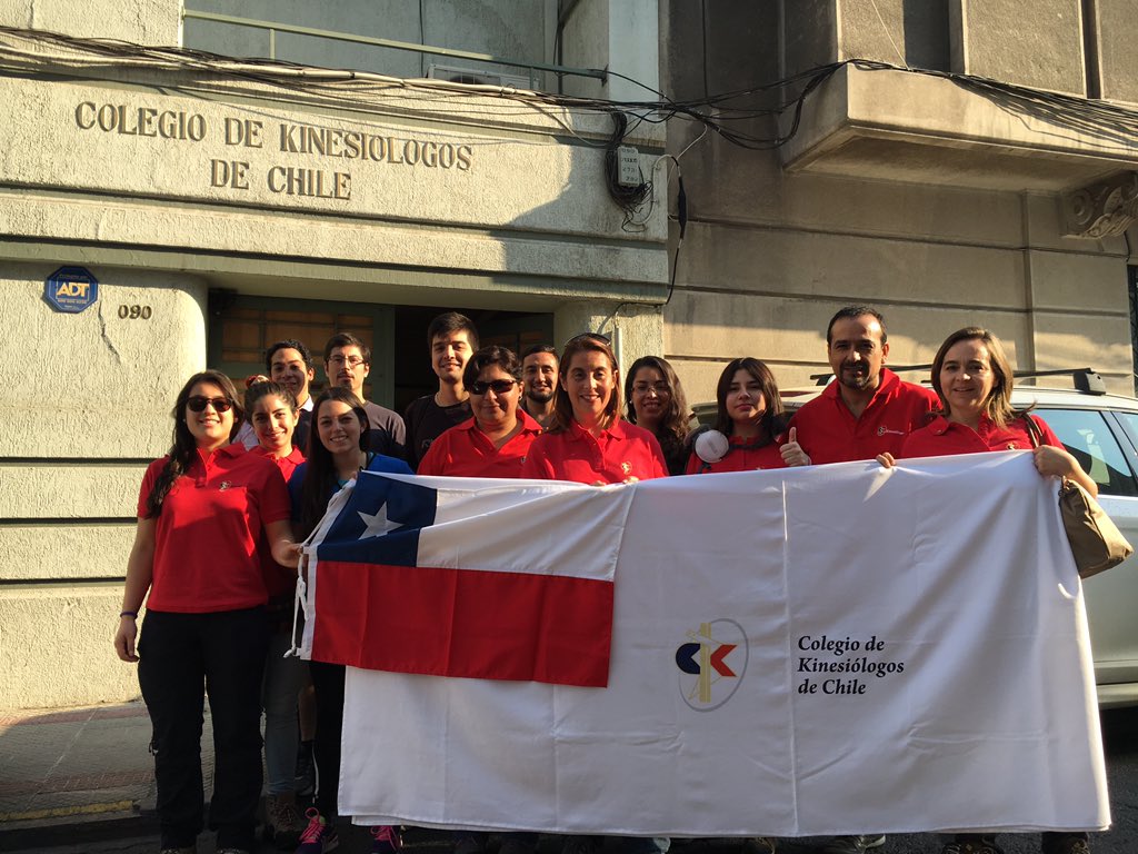 LoleHenriquez's tweet image. Camino a Vichuquen en operativo humanitario y de salud 
Colegio de Kinesiólogos presente 
Gracias a tod@s los que han hecho esto posible