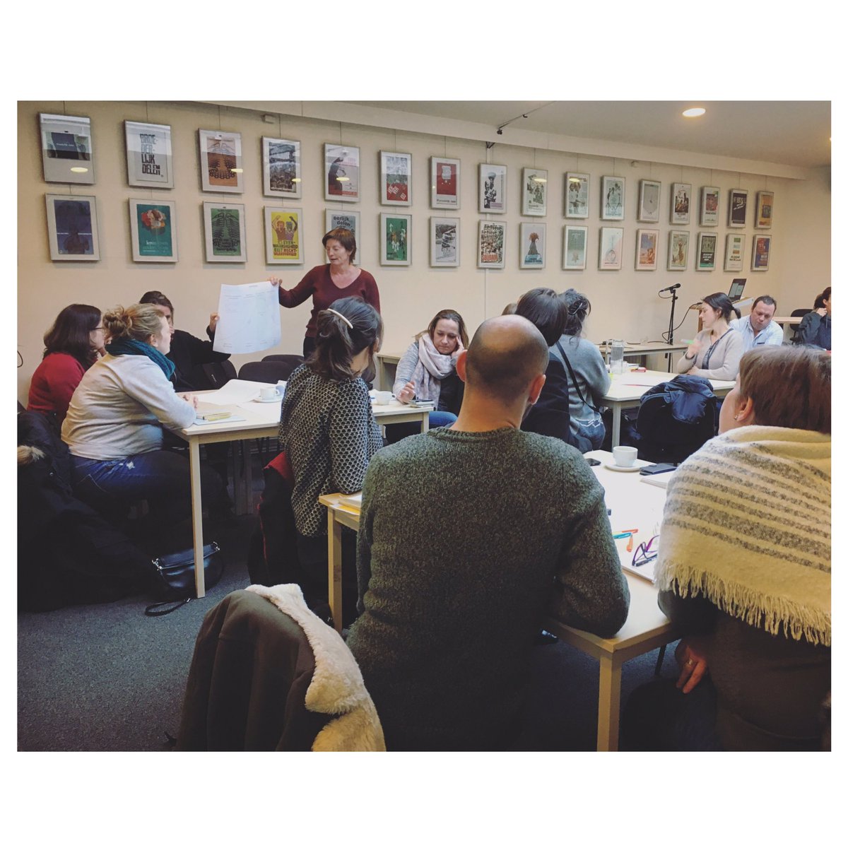 lienderuyck's tweet photo. Workshop social storytelling voor 20 lokale organisaties die @Welzijnszorg in 2017 steunt 💪🏼❤ #1op7 #socialimpact #truestory #freelancing https://t.co/pPgUrx31NO