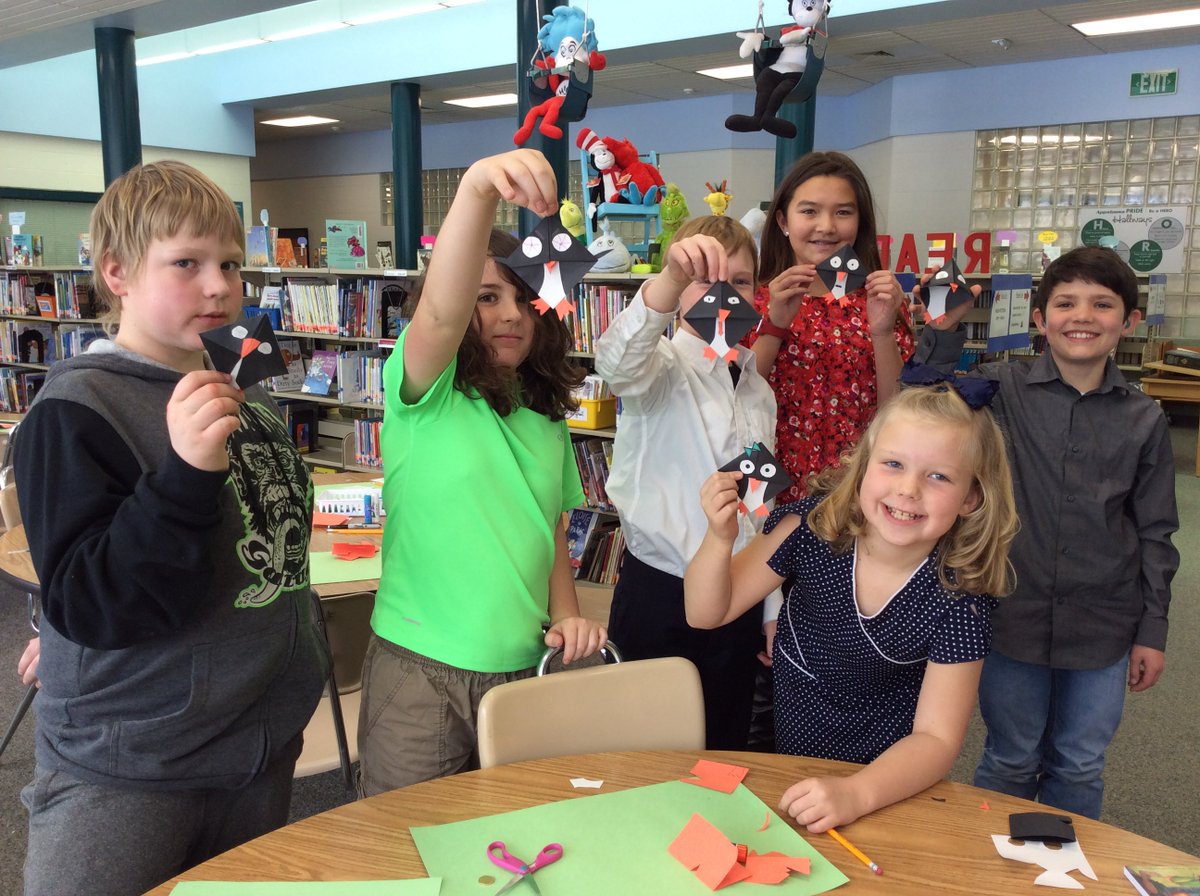 CynthiaMannElem's tweet photo. Makerspace with Mrs. Olson is the best part of Wednesday! #bspride https://t.co/frgZpFBUdg