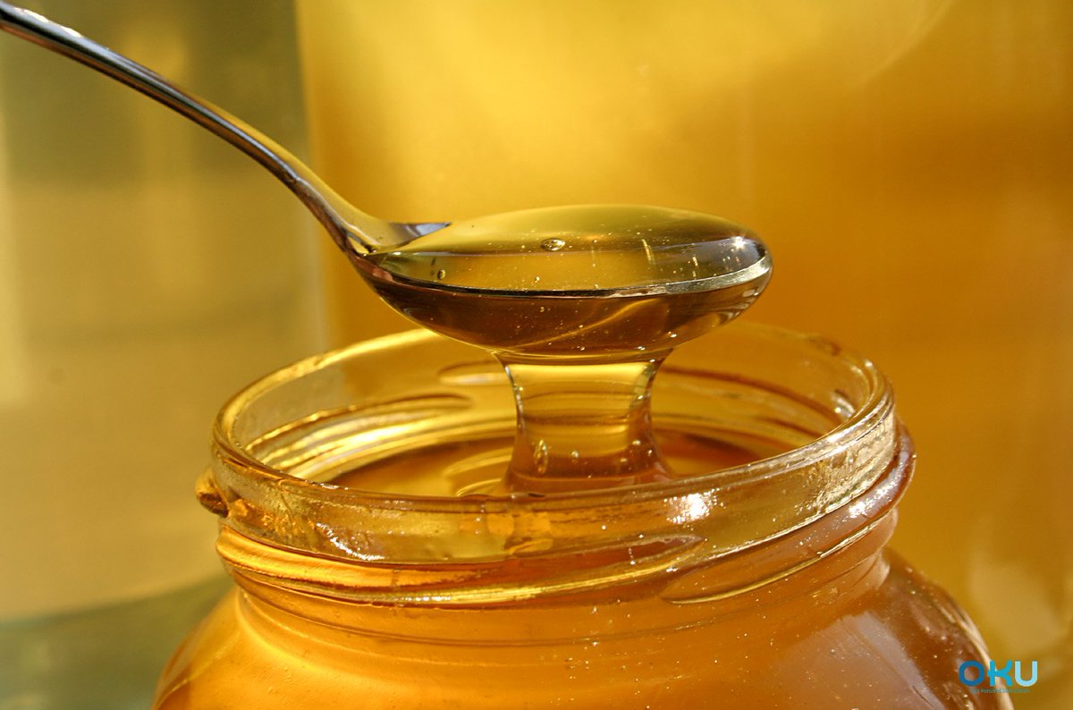 We’ll tell you honey’s biggest beauty secret: it’s full of antioxidants, so it will help slow down aging.