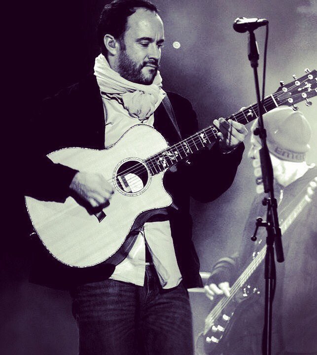 DMBaHOLIC's tweet photo. Hands and feet are all alike,
But gold between divide us...
Hands and feet are all alike,
But fear between divide us... 🎇#DmbLoVE #DmbFamily https://t.co/uIWY4wiyOT