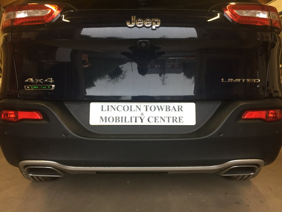 lincolntowbar's tweet photo. .@westfaliauk Detachable towbar fitted with a 13pin VSK to a #Jeep #Cherokee #Lincsconnect #lincoln #qualitysecured https://t.co/AIr3HVrSBu