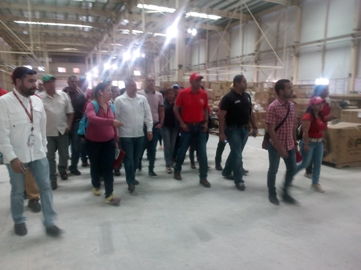 AHORA | Ministro <a href="/ramolinap/">Ricardo Molina</a> inaugura el Centro de Distribución y Logística desde la Planta Yutong China-Venezuela