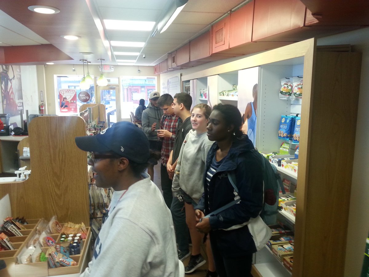 SmoothieKingChH's tweet photo. People are lining up! #ThirstyThursday #halfoff #greatestdeal #getthemedium #itsworthit https://t.co/AXXmBT52hl