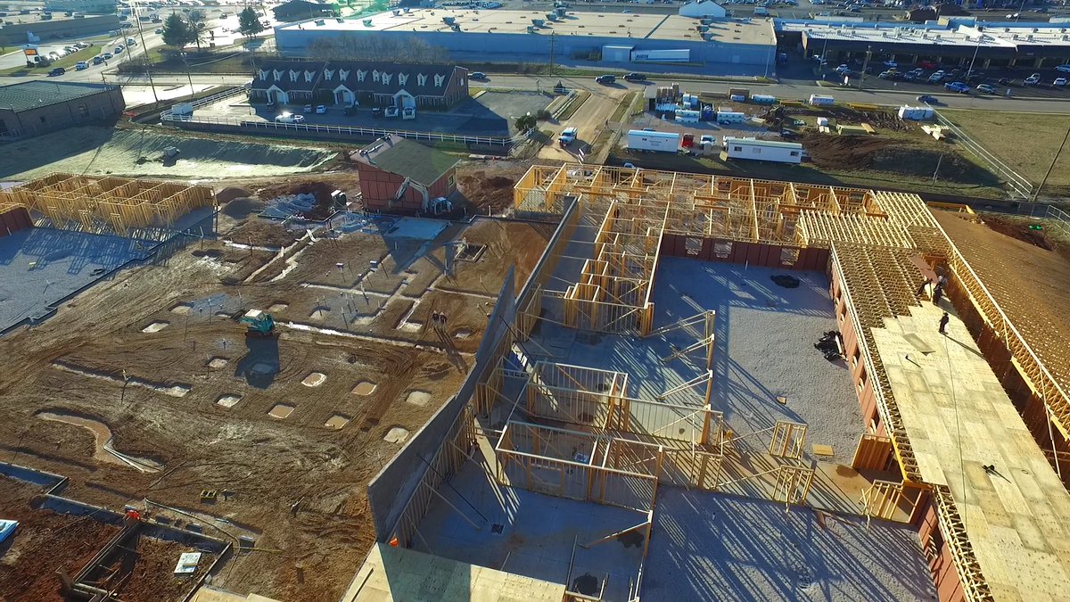 batesarchitects's tweet photo. Construction of Birch Pointe in Springfield, a 70,000 sq ft senior care facility opening fall 2017! #Bates #BatesArchitects #BatesFamily https://t.co/Sbx6Z8ajvJ