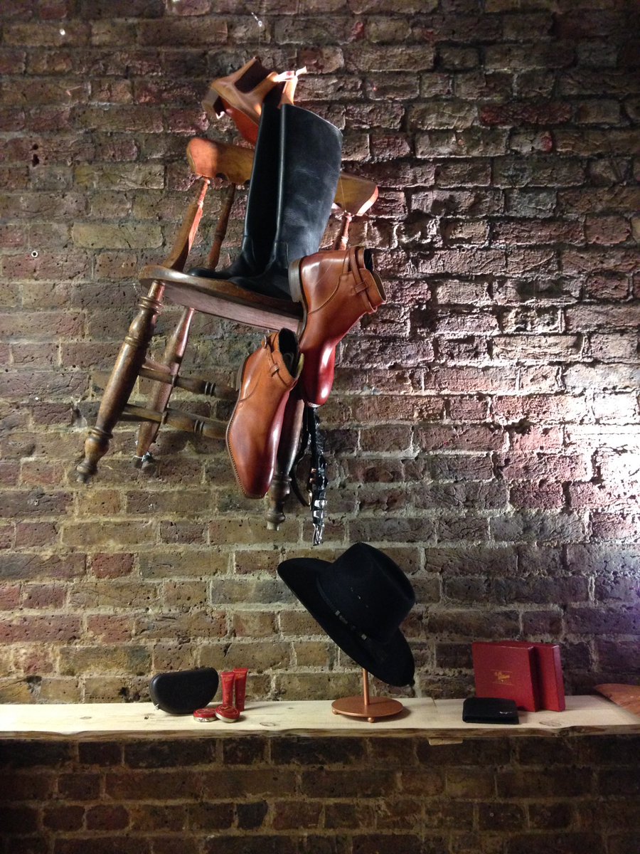 crisplanelles's tweet image. Today at the @RMWilliamsUK #popupstore #openning #night in behalf of @CCopyMag @clientmagazine Thanks @FabricPR !❤️️