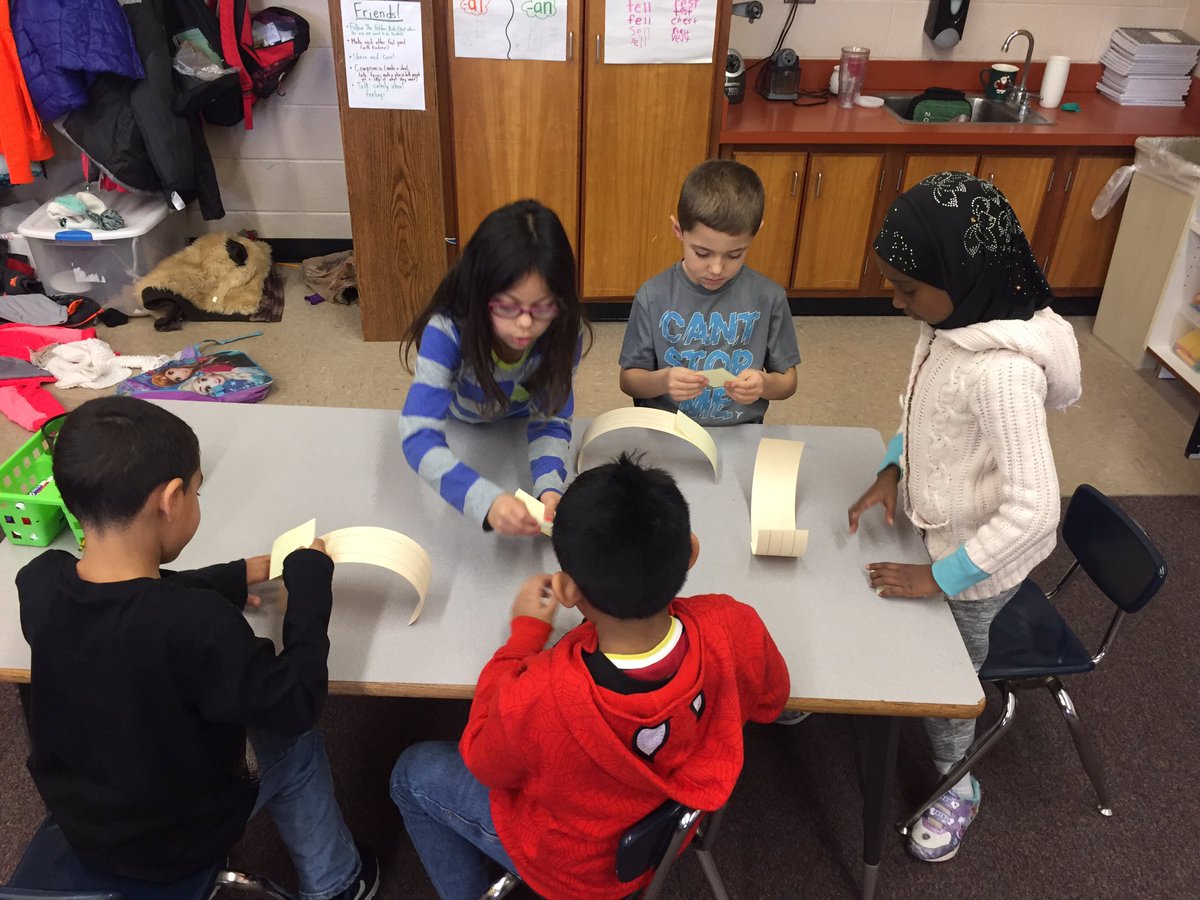 khudsonedu's tweet photo. Ss in @Lauren_McMahon6 creating their #brnyellowbrickroad #100thdayofschool @BRN_Elementary @HCSDElemMath @IMPACTmath #hcsdmath https://t.co/L8p3YHBY5o