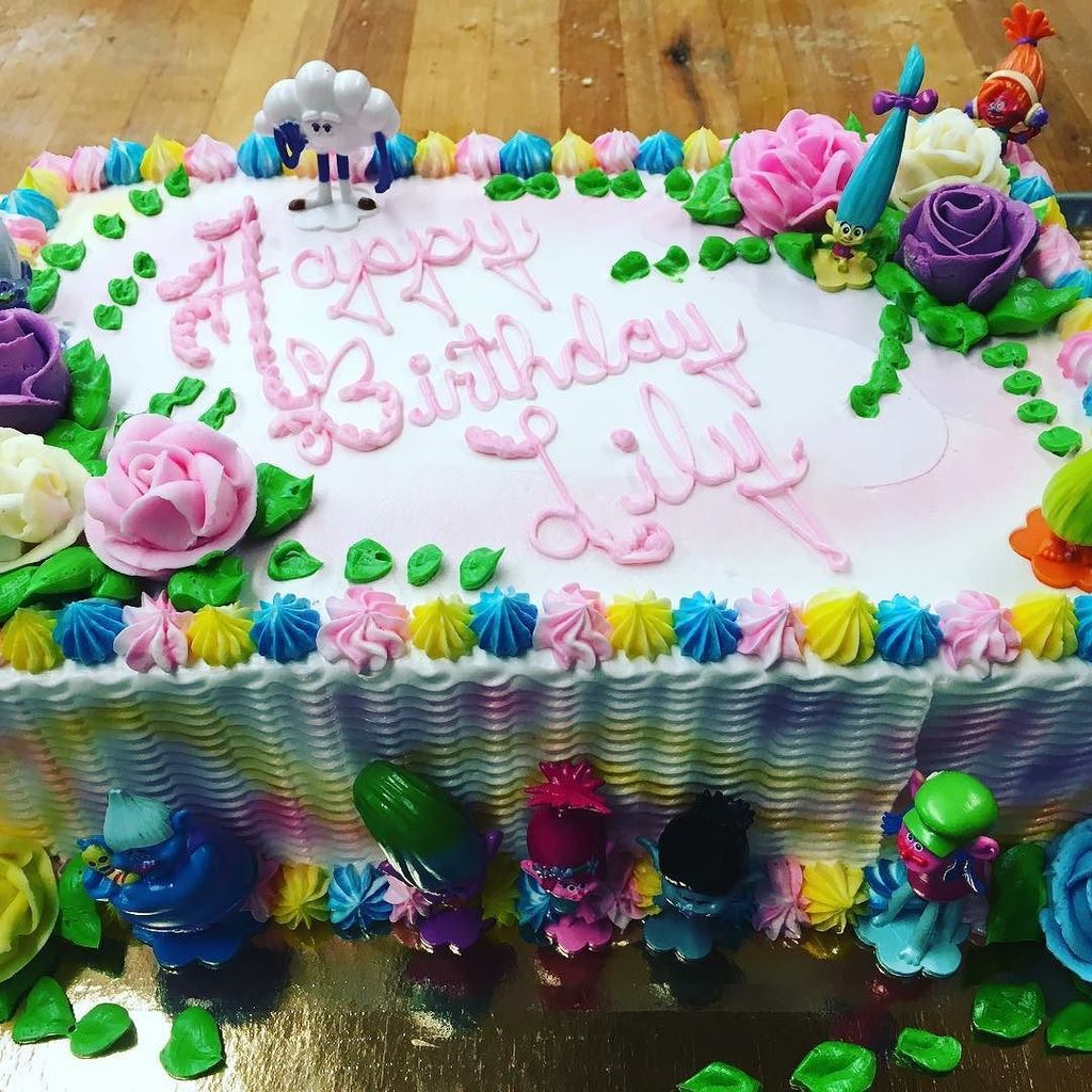 Zadiesbakeshop's tweet photo. Yum! A #customcake from #Zadies featuring #trolls is the best way to say #happybirthday!
… https://t.co/SdvQtCqHJq https://t.co/hWD7yWn341