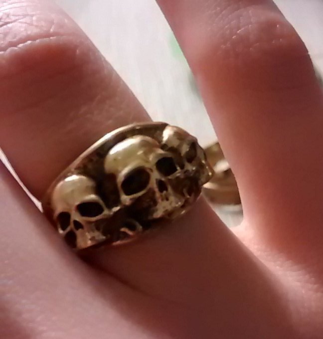 queergm's tweet photo. 1/3 Bought these rings a while back for magic item props. Still haven't used them. https://t.co/TE9rXnT0EI