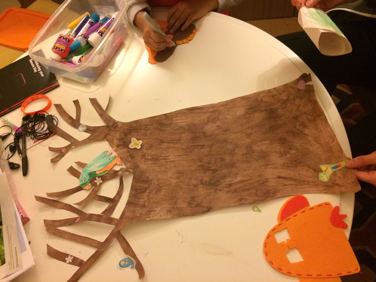 RightatHomeRC's tweet image. Ahead of Digni-Tree event. My 7yr old helped create the tree trunk. Dignity to my daughter is 'be nice'@DignityCampaign