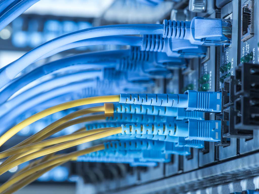 What to look for when buying fiber internet for your business ow.ly/Yz9S308nKmd #businessinternet #fiber #symmetricalspeeds