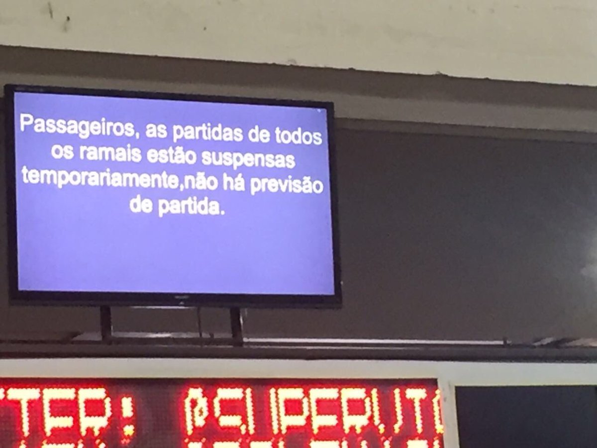 FlaNil's tweet photo. Vc deseja chegar em casa rapidinho. Mas, não vai não! Hj é no perrengue. #superviafail https://t.co/HDvRkiObS0