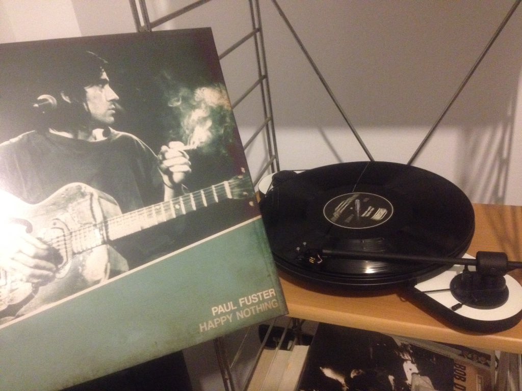 petitdexter's tweet photo. Escoltant la reedició en vinil d'una joia #paulfuster #happynothing @chesapik https://t.co/58UwYplr0o
