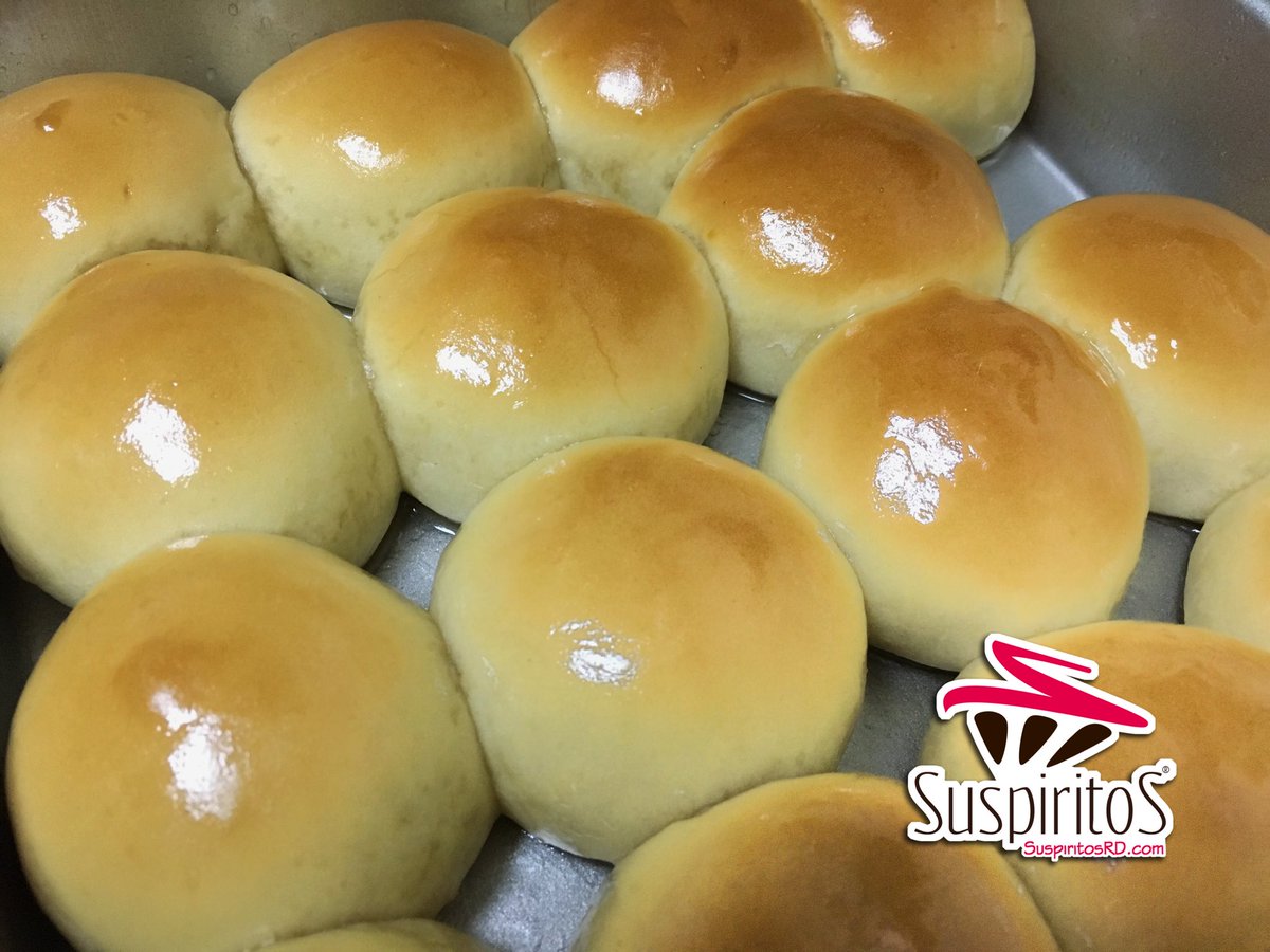 SuspiritosRD's tweet photo. Pan dulce #foodlover #foodie #receta #recipe #suspiritos #supiritosrd #food #comida #bread #pandulce #sweetbread #pan https://t.co/ohLLSvVBv2