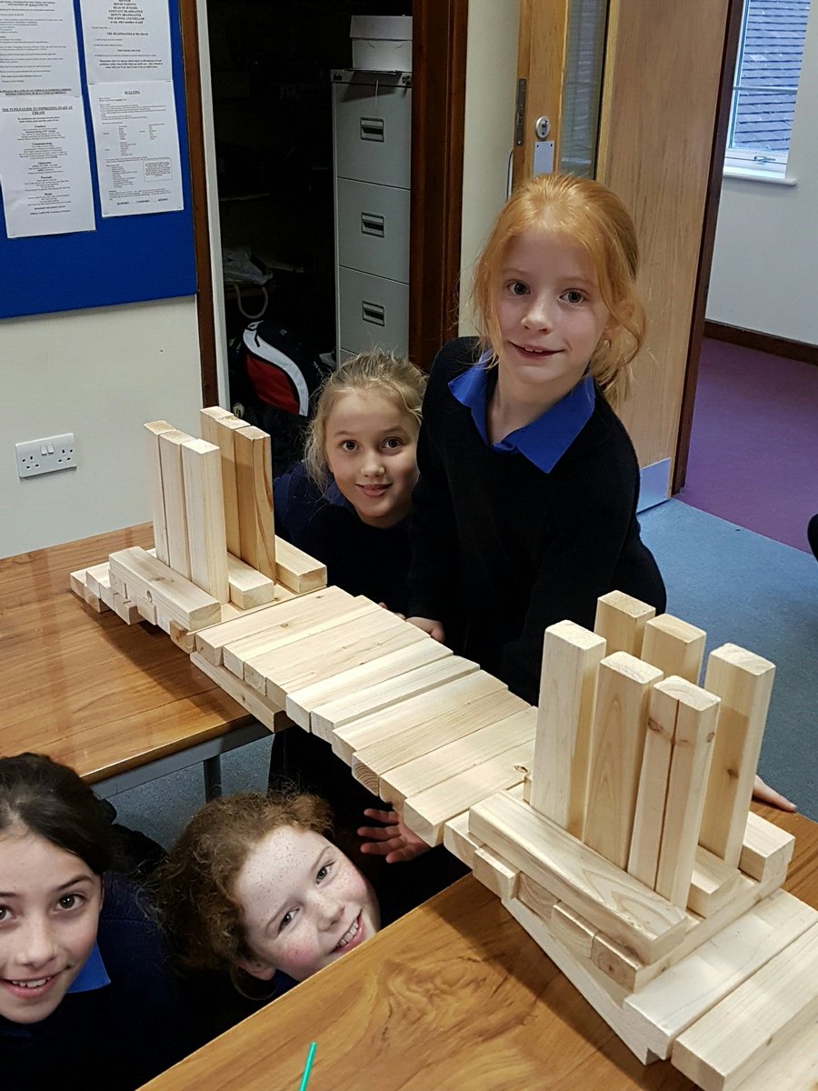 Cheam_CPC's tweet photo. The year 5s are showing some serious bridge building skills @CheamSchool https://t.co/30QIJcM69p