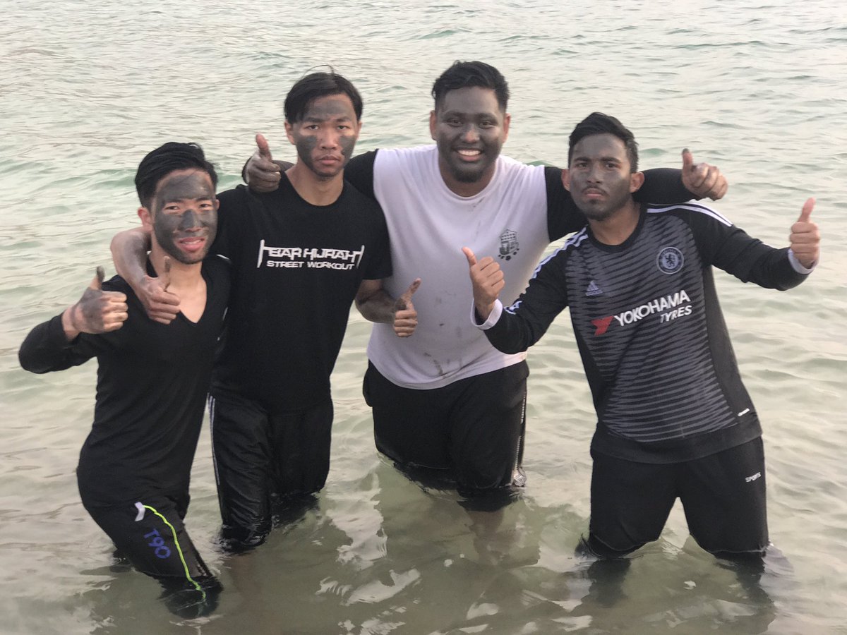 syrfhmd's tweet photo. What we did di deadsea 😂✌🏻#mudscrub #saltbae https://t.co/ZEorTxfhEl