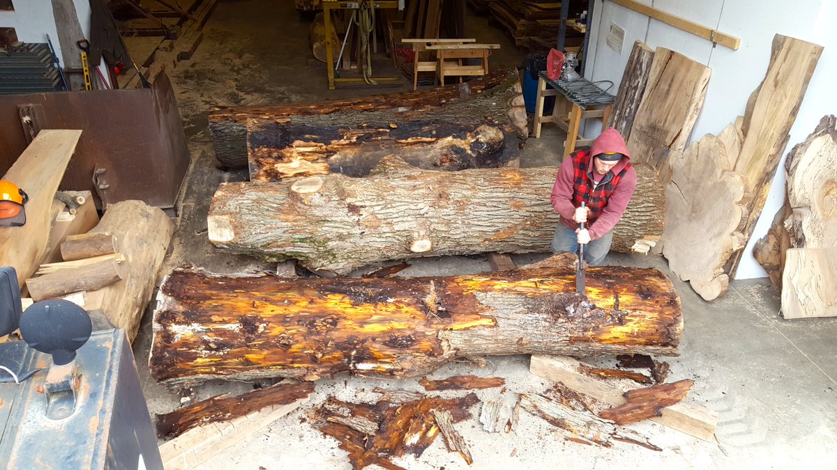 VTTreeGoods's tweet photo. Spudding (v.) To remove with a spud.
Spud (n.) A chisellike tool for removing bark.
#sawmilllife #huge #logs #vtgrown #vtmade #woodworking https://t.co/ITRLvYBl52