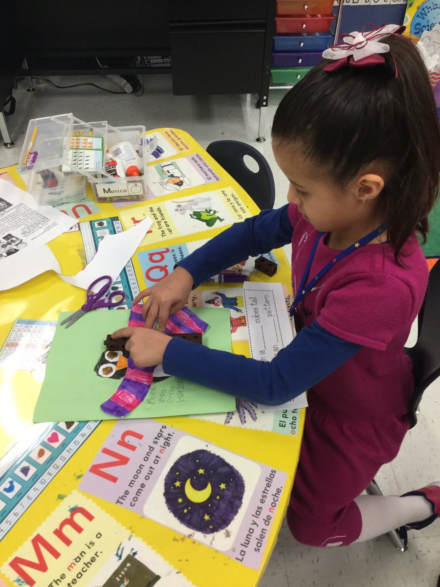 cyngal18's tweet photo. Students enjoying and learning with penguin measuring &amp; patterning activities with nonstandard measurements.#bcolestrong #penguinsrock!!! https://t.co/ylFTh6D1nh