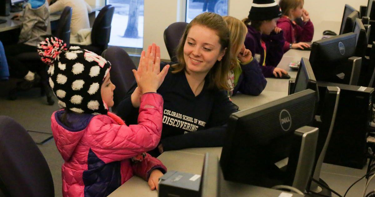 coschoolofmines's tweet photo. Mines and Golden Library encourage girls in STEM https://t.co/VeOSsrMhKF #DECTech https://t.co/5RCHpt3F7S